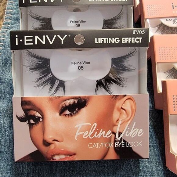 Create your Own Bundle I-Envy Lifting Effect Feline Eyelashes - Picture 2 of 6